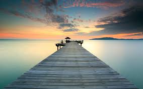 收入利润重回两位数增长!重庆银行股价走高、中收业务“反复”